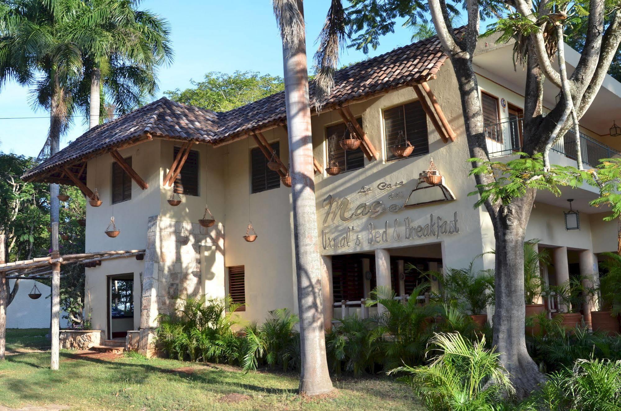 La Casa Del Mago Bed & Breakfast Уксмал Екстериор снимка