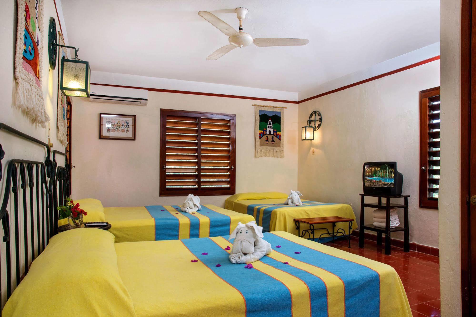 La Casa Del Mago Bed & Breakfast Уксмал Екстериор снимка
