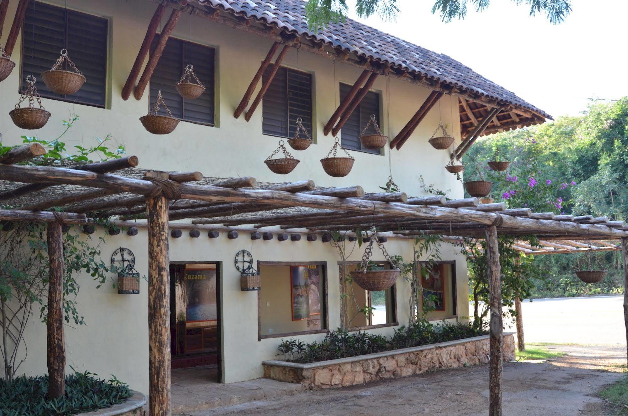 La Casa Del Mago Bed & Breakfast Уксмал Екстериор снимка