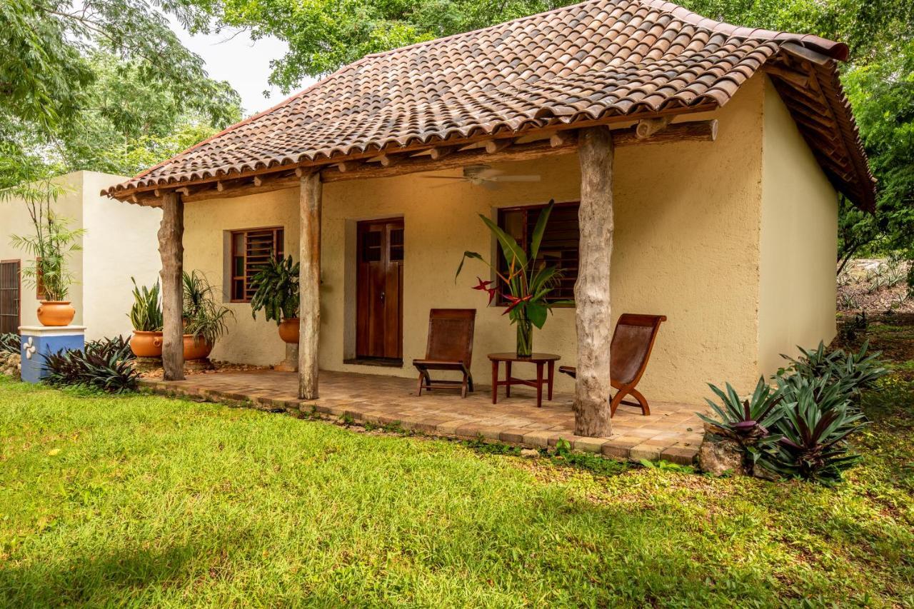 La Casa Del Mago Bed & Breakfast Уксмал Екстериор снимка
