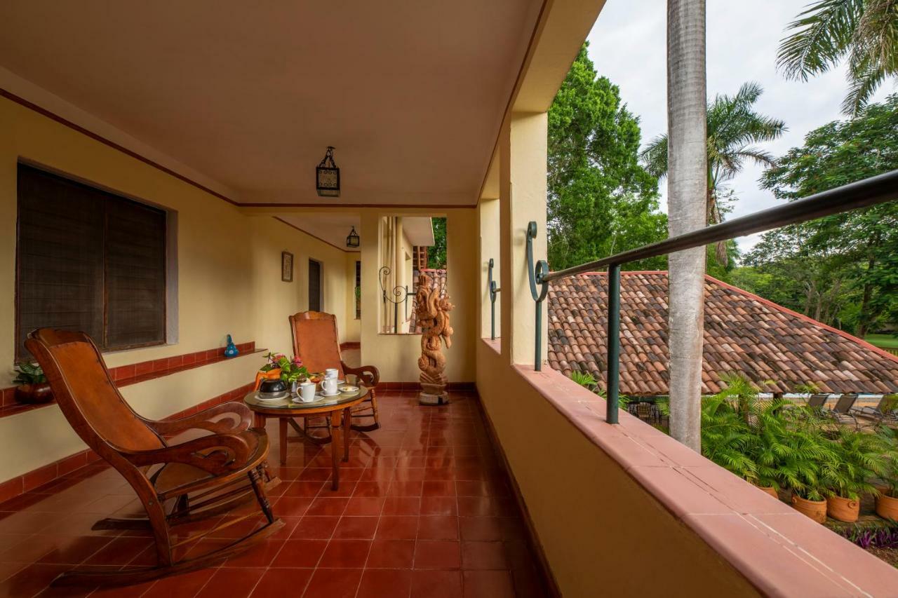 La Casa Del Mago Bed & Breakfast Уксмал Екстериор снимка
